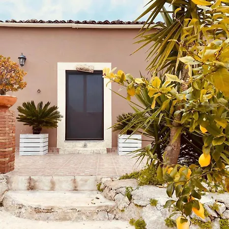 Villa Casale Bagni With Independent Pool Canicattini Bagni