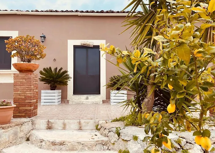 Villa Casale Bagni With Independent Pool Canicattini Bagni