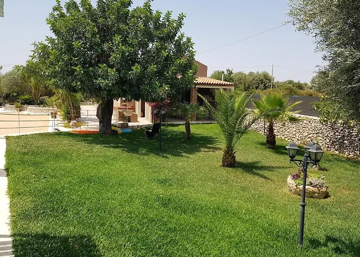 Villa Casale Bagni With Independent Pool Canicattini Bagni